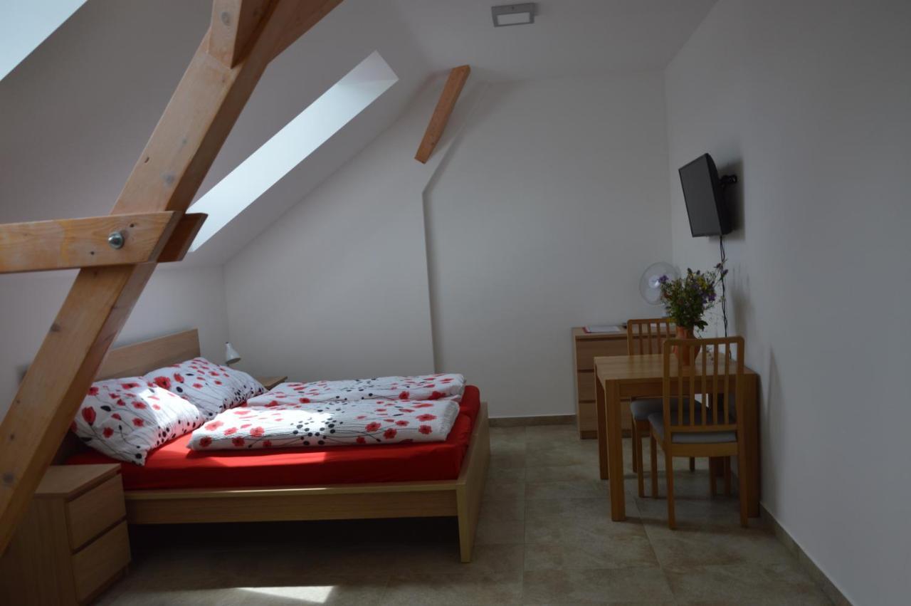 Penzion v rodinném vinařství Kadubcovi Lipov Extérieur photo